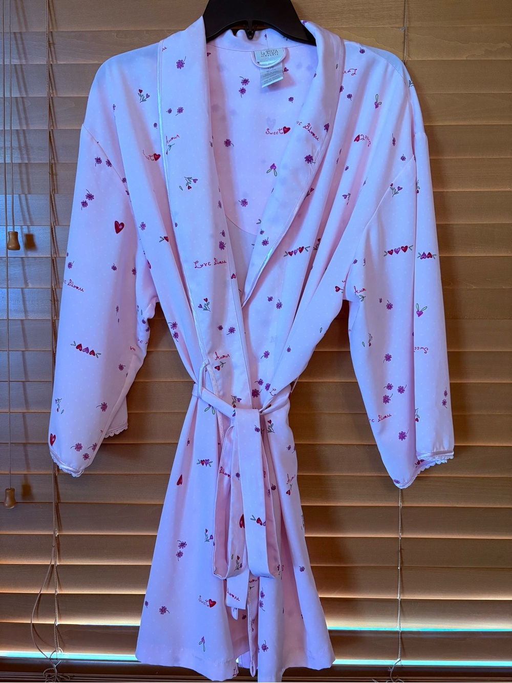 La SENZA Like New Light Pink Floral & Heart Print Wrap Robe. Size Large/X-Large